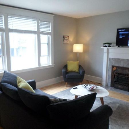 Beautiful, Clean, Quiet 2 Br-In Downtown Ottawa. Parking, Wifi And Netflix Included Apartment Ngoại thất bức ảnh