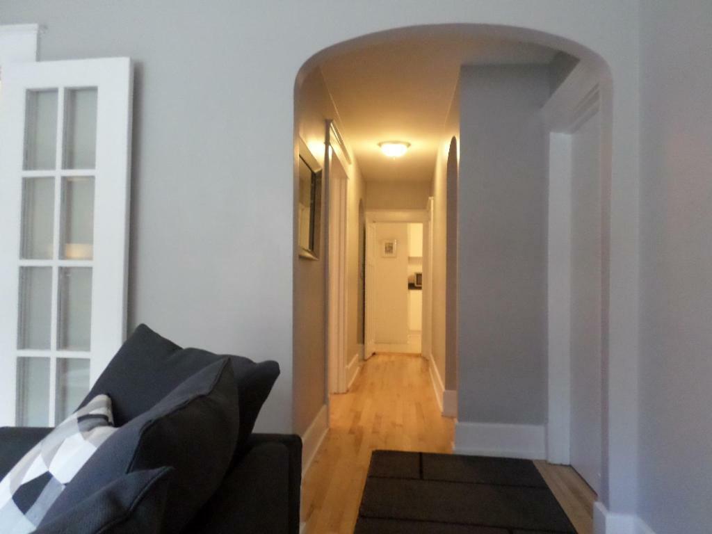 Beautiful, Clean, Quiet 2 Br-In Downtown Ottawa. Parking, Wifi And Netflix Included Apartment Ngoại thất bức ảnh